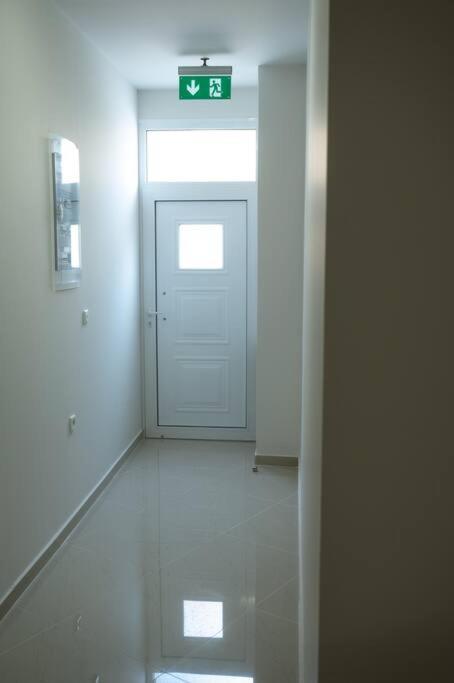 Anesis Airport Rooms 204 Koropíon Buitenkant foto